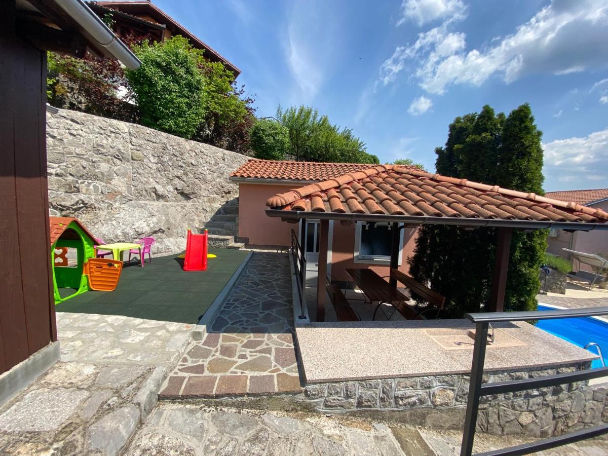Holiday House Pasjak Sapjane Exterior photo